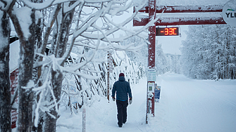 При -37°: хиляди туристи са блокирани във Финландия след спрени полети