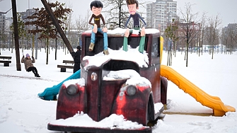 Времето в сряда ще е облачно и студено, сняг над Южна България