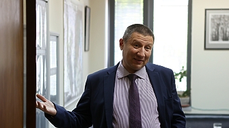 Съдии от Варна питат КС дали и.ф. главният прокурор може да възобновява дела