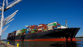 Американците понасят тежестта от митата на Тръмп