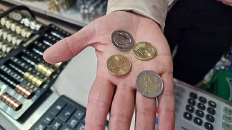 ДЕНЯТ В НЯКОЛКО РЕДА: еврото, ден първи