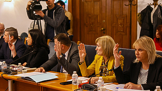 Втори опит: управляващите въвеждат скенерите за гласуване с апокрифен закон 