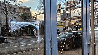 "Повредено стъкло". Неизвестен нападна българското посолство в Скопие (ВИДЕО)