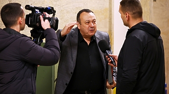 „Завалия“, „Да скача в тигана...“ - депутати преди Радевото обръщение към народа