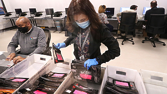 ФБР претърси избирателна служба в Джорджия заради лъжата на Тръмп за вота през 2020 г. 