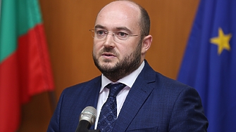 Часове след идеята за пускане на Брендо -  министърът отстрани шефа на Софийския затвор