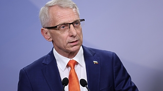 Денков заподозря договорка между Радев, Борисов и Пеевски