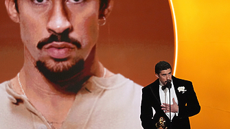 Бед Бъни взе „Грами” за албум на годината, посвети наградата си на имигрантите