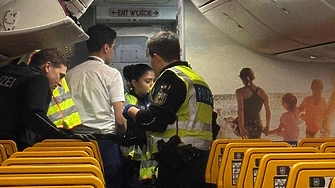 Пиян българин „приземи“ аварийно самолет по линията „Лондон – София“