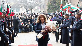 ДЕНЯТ В НЯКОЛКО РЕДА: новият "обикновен гражданин" Радев