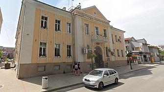 Присъди за две близки на козлодуйската кметица: "забравили", че в общината бият хора