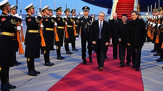 Стармър в Китай - за да заздрави политическите и бизнес връзките с Пекин