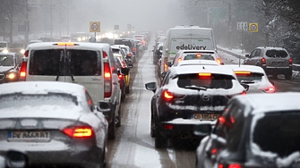 Февруари идва със сняг