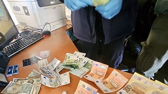 Шофьор, влизащ от Турция, вкарва хиляди фалшиви евро