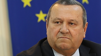 Гласът или хлябът - как социалното министерство ще бори контролирания вот?