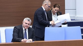 11% от БВП отива за заплати в бюджетния сектор - Фискалният съвет с призив за съкращения