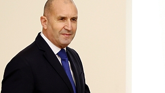 "Маркет линкс": Партия на Радев - първа с 25 %, ПП-ДБ трета - 12,5 %, "Възраждане" - около чертата на изпадане