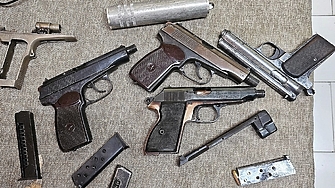 ЕК иска поне 8 г. затвор за незаконно оръжие