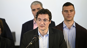 Крум Зарков повежда листа в София. Спира теча на социалисти към Радев, смята той
