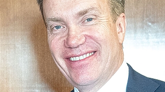 Шефът на Световния икономически форум Бренде подава оставка