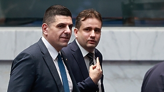 "Да, България": Пеевски привиква хора от ВСС в хотел "Берлин", за да ги хока