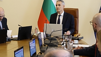 Гюров събира новите 28 областни управители