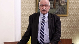 Почина бившият управител на НЗОК проф. Камен Плочев