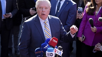 Линдзи Греъм настоява Тръмп да удари Иран въпреки съветите на екипа му