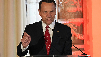 Шикорски: Отбраната на източния фланг на НАТО при руска атака би струвала поне 1,2 трлн. евро