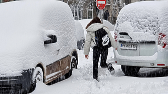 В Разград и Свищов децата пропускат училище, проходите затапени от тежкотоварни камиони