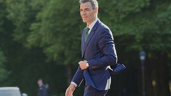 Санчес: Тръмп крие провала си в икономиката зад димната завеса на войната в Иран