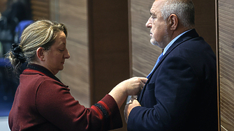 Сачева за изчезването на Борисов: Може да не го виждате в зала, но е в парламента