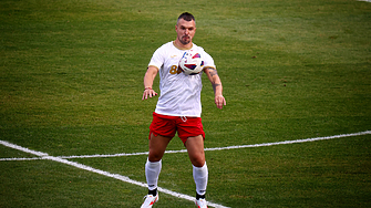 Божинов с хеттрик в четвърта дивизия на 40-ия си рожден ден