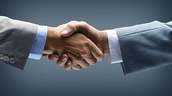 "Да не се сочим с пръстчета": двама министри, един закон за лобизма и над €400 млн. евро в залог