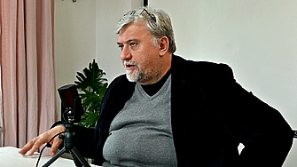 Радев е "боязлив популист", няма да рискува сблъсък с ЕС а ла Орбан