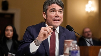 ФБР разследва подалия оставка шеф на антитероризма за теч на секретни данни