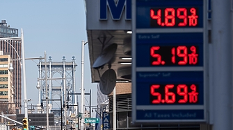 Глобалните пазари се сринаха след нови атаки в Залива, петролът пак премина $100