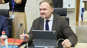 ЕК: Страните членки да пълнят газохранилищата за зимата