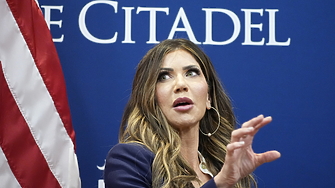 Защо Тръмп уволни Кристи Ноем