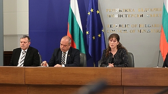 Близо 10 пъти повече сигнали за изборни нарушения, 10 000 повече заявления за вот в чужбина