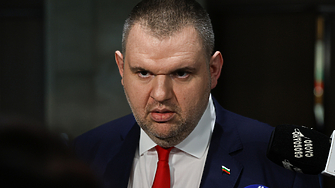 ДЕНЯТ В НЯКОЛКО РЕДА: Намагнитизиран парламент