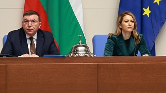 Микрофон улови нецензурна реплика на Рая Назарян към депутати (ВИДЕО)