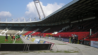 Областната управителка, бутнала МОЧА, спря и ремонта на ст. "Локомотив" - заради далавери