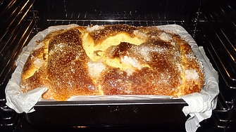 8 евро за брой - козунакът поскъпва, но умерено. Шоколадът води ръста в цените