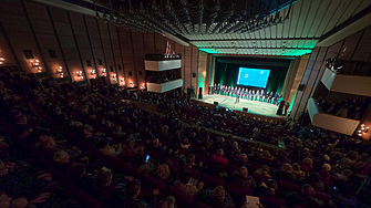 "Радев - умерен Орбан?": чужди медии за изборите в България