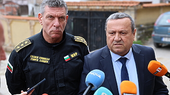 За да няма натиск... Главсекът на МВР и социалният министър са в Якоруда