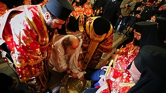 В Йерусалим отвориха за служби и поклонение църквата на Божи гроб