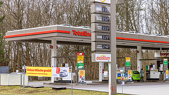 ОПЕК+ постигна принципно съгласие за увеличение на добивите с 206 000 барела на ден от май 