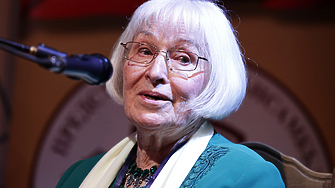 „Не слязох от сцената 70 години - какво по-хубаво от това?" На 97 години почина певицата Маргрет Николова