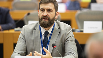 Андрей Новаков иска ЕС да прати фрегати и миночистачи в Ормузкия проток